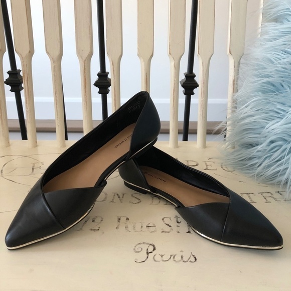 Black Flats, Slip Ons, Pointed Toe, Gold Colour Trim, Nice Condition - Picture 4 of 15